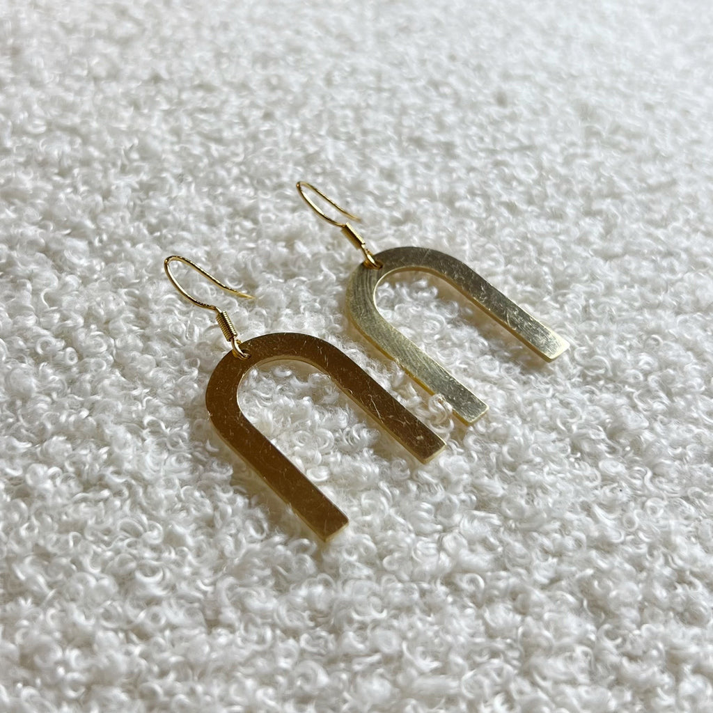 Horseshoe Earrings - Gold